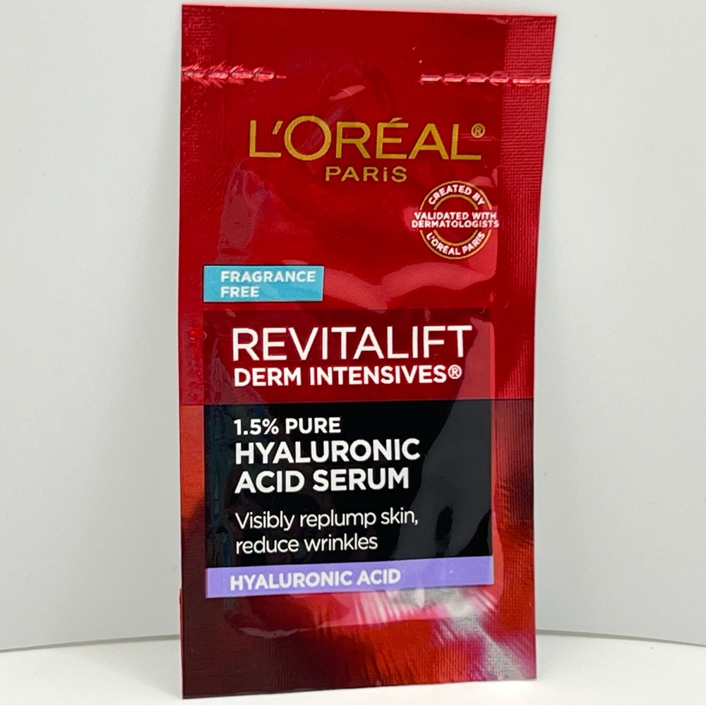 Free 🌺 Revitalift Derm Intensives Hyaluronic Acid Serum